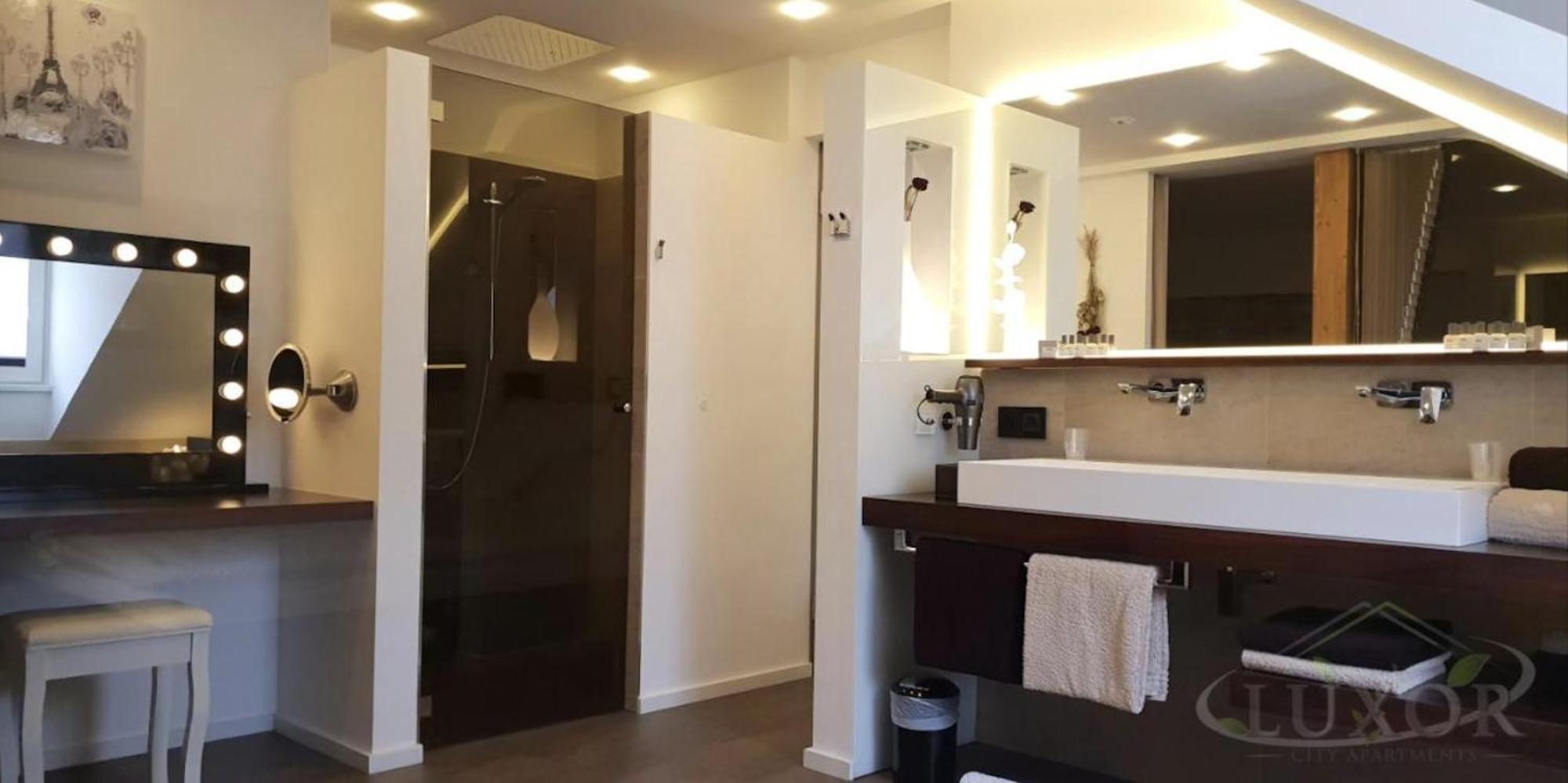 לינץ Luxor City Apartments מראה חיצוני תמונה